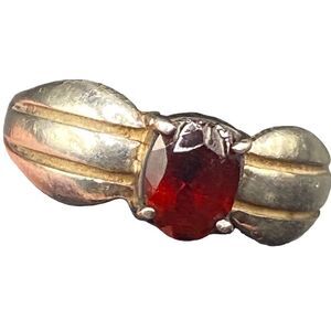 Sterling silver 925 oval garnet ring 6.25 small chip